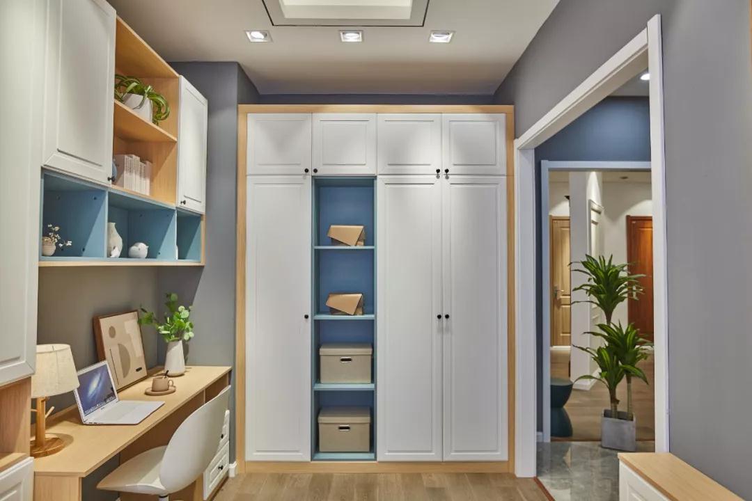 鵬鴻現(xiàn)代簡(jiǎn)約衣柜實(shí)拍