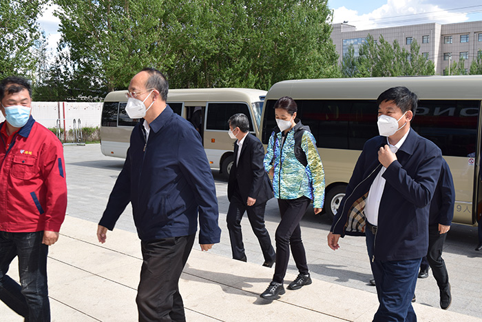 吉林省委常委、常務(wù)副省長(zhǎng)吳靖平蒞臨鵬鴻生產(chǎn)基地督導(dǎo)調(diào)研